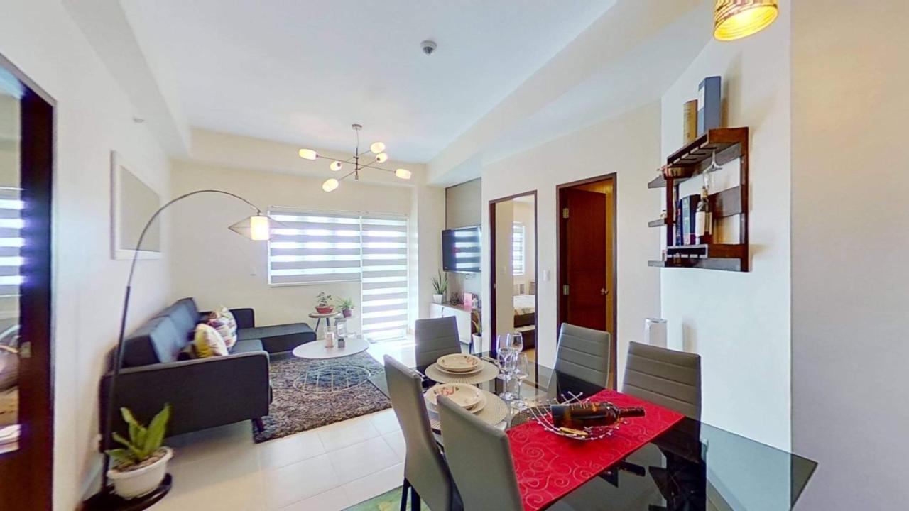 2 Bedroom Corner Executive Suite At Lafayette Park Square Megaworld Blvd Unit 5H Iloilo City Exterior foto