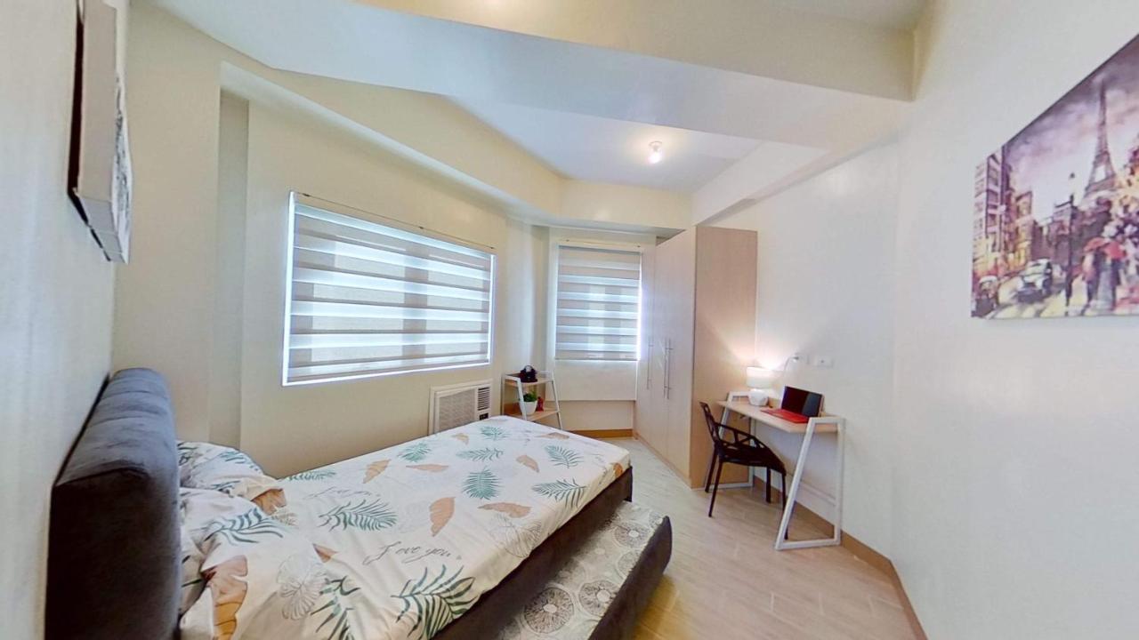 2 Bedroom Corner Executive Suite At Lafayette Park Square Megaworld Blvd Unit 5H Iloilo City Exterior foto